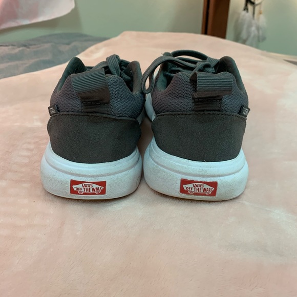 Ultrarange Vans Tennis Shoes - Picture 4 of 6